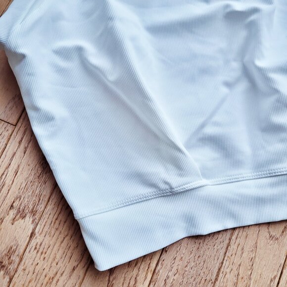 NWT Halara Crew Neck Cropped Yoga Tank Top Patitoff Flow M - Picture 3 of 11